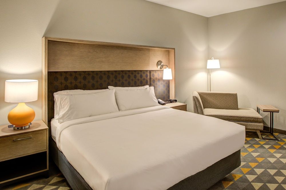 Standard Room, 1 King Bed