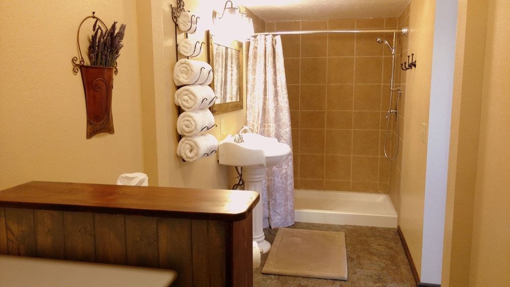 Standard Room, 1 Queen Bed, Kitchenette, Bay View