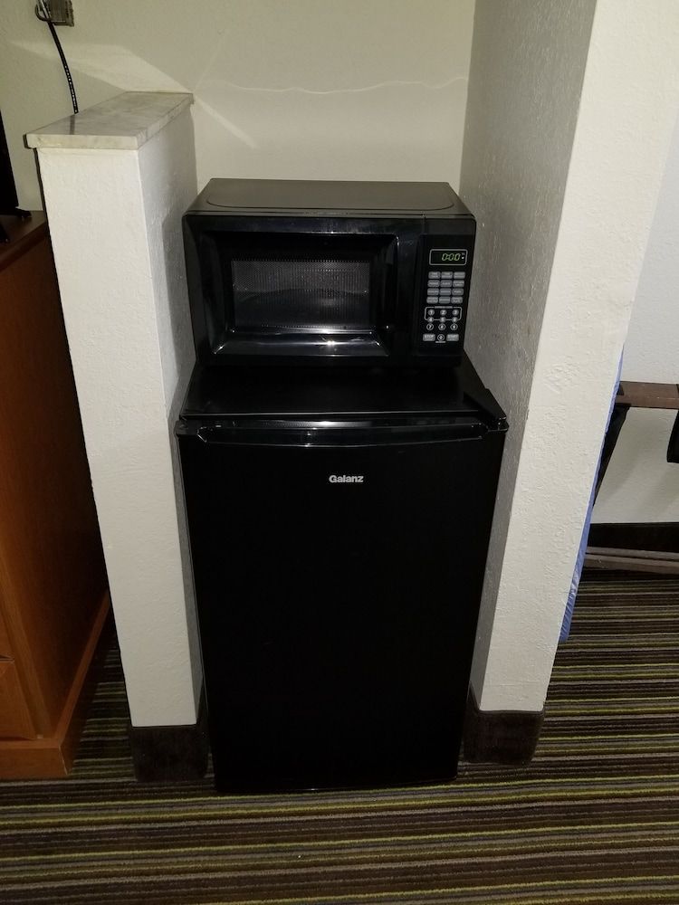 Executive Inn Standard Double Room 9