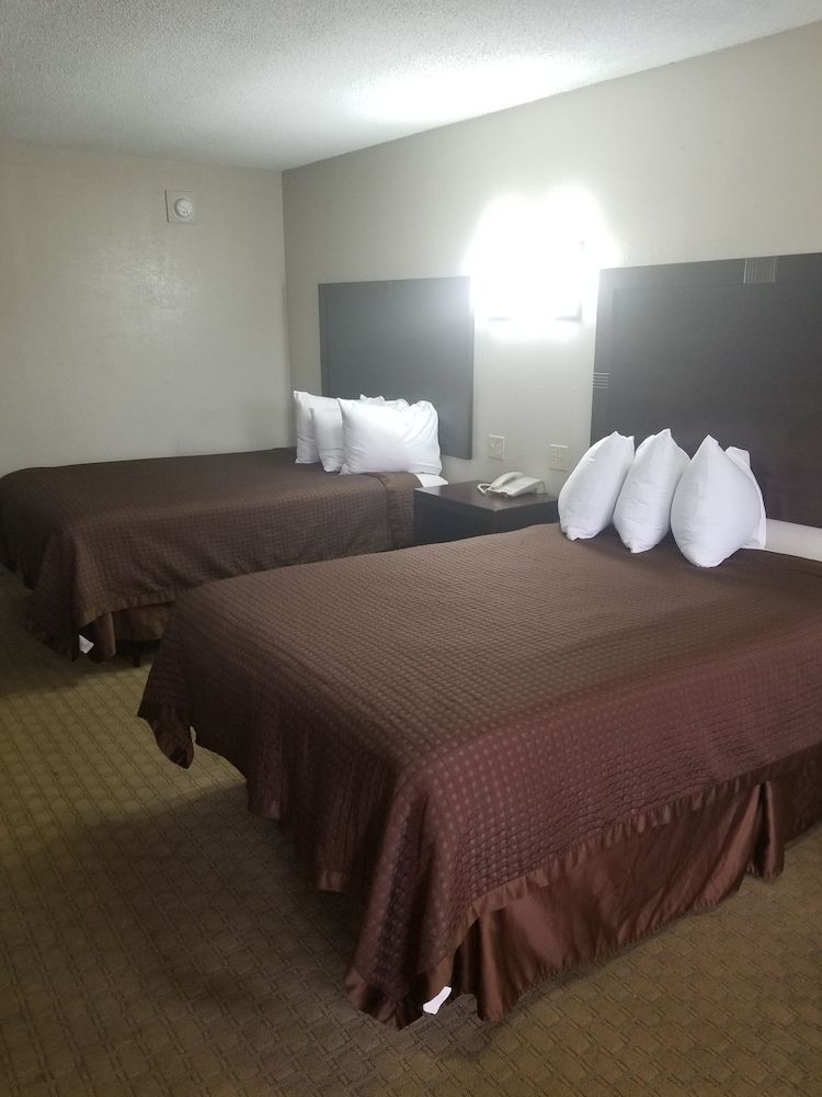 Executive Inn Standard Double Room 5