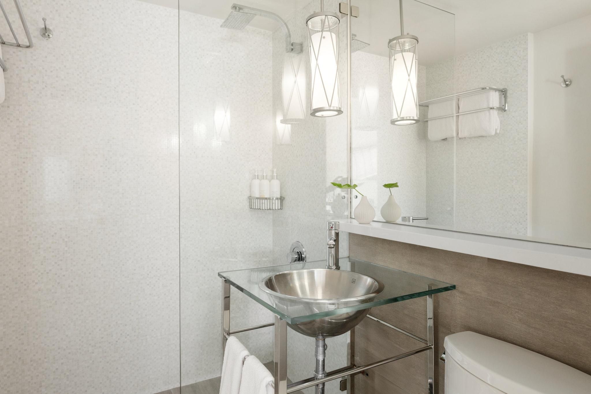 undefined Kimpton Surfcomber Hotel by IHG 10