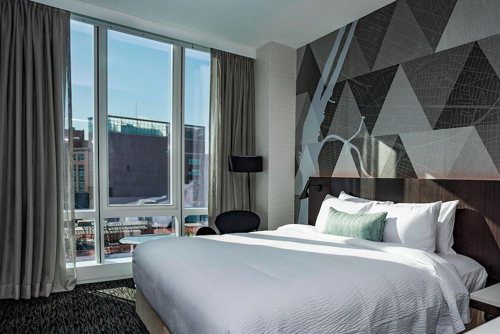 Room, 1 King Bed, Non Smoking, City View (High Floor)