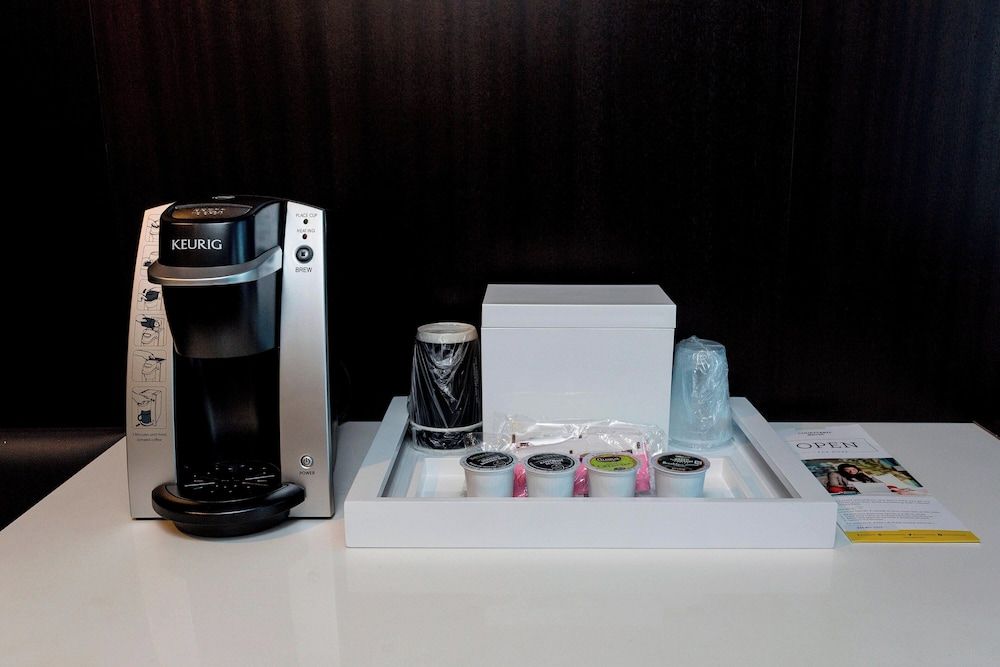 Courtyard Long Island City/New York Manhattan View Room, 1 King Bed 5