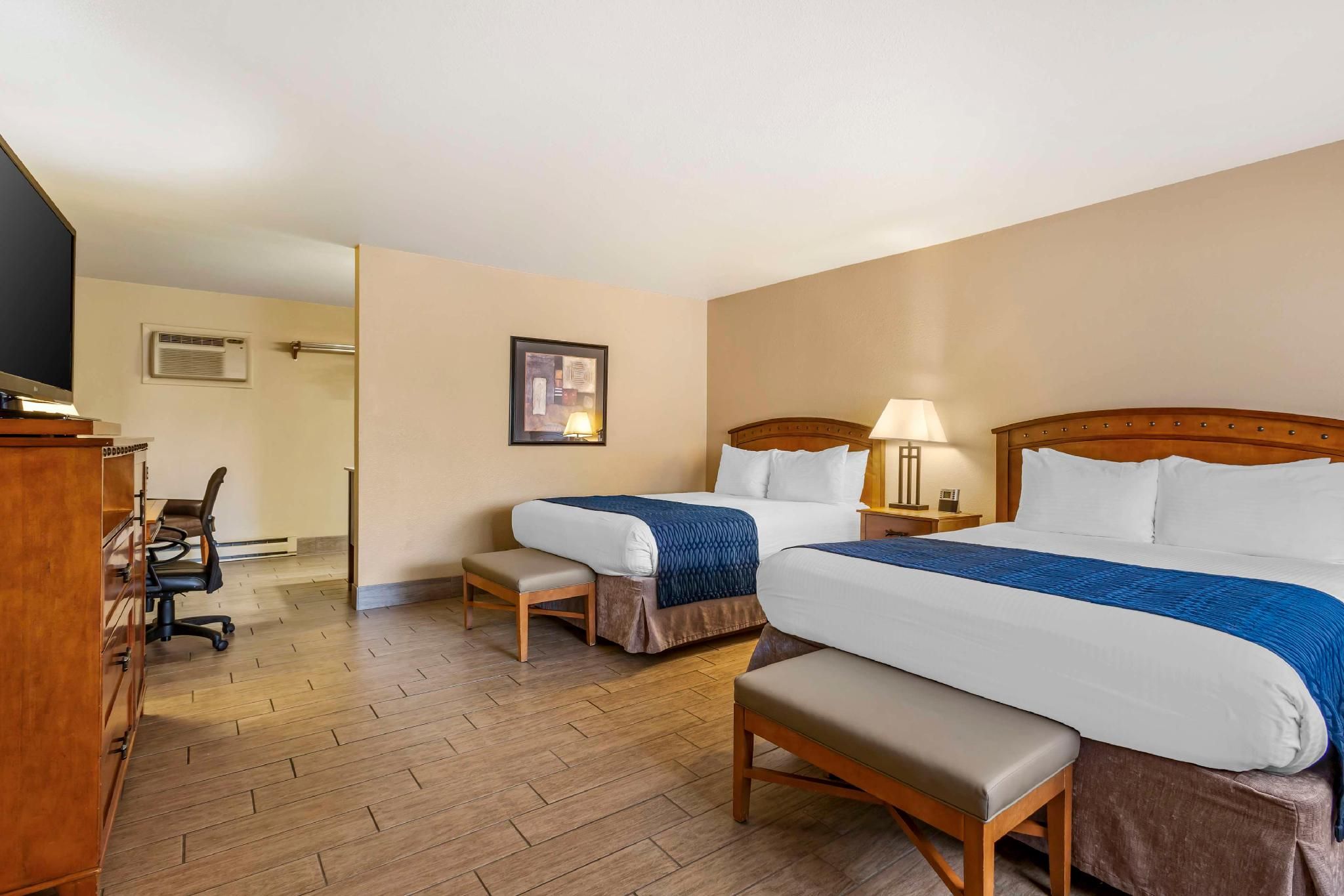 2 Queen Beds, NonSmoking, Pet Friendly Room