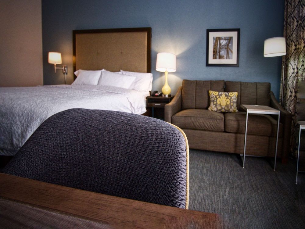 Room, 1 King Bed, Accessible (Mobility & Hearing, Roll-In Shower)