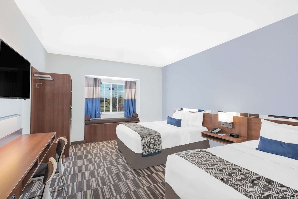 Accessible, 2 Queen Beds, Non Smoking, Non-Pet