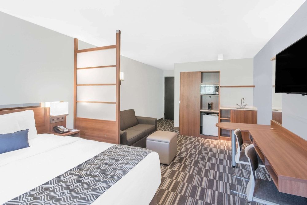 Studio Suite, 1 Queen Bed, Non Smoking