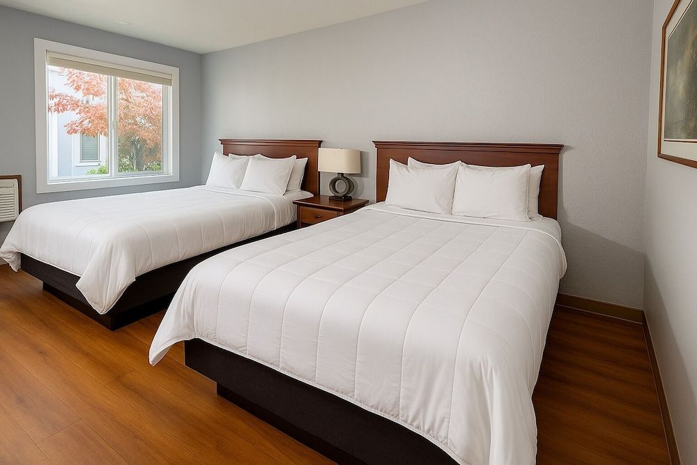 Sunnyside Inn & Suites Deluxe Room, Multiple Beds