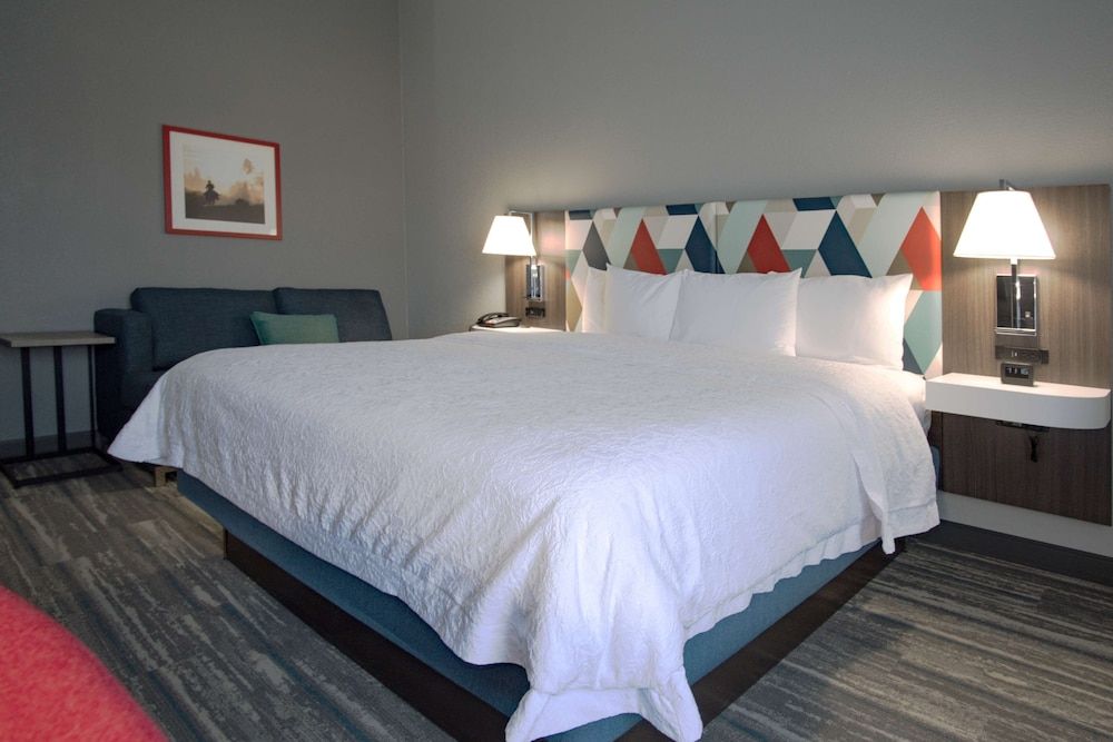 Room, 1 King Bed with chaise lounge (Study)