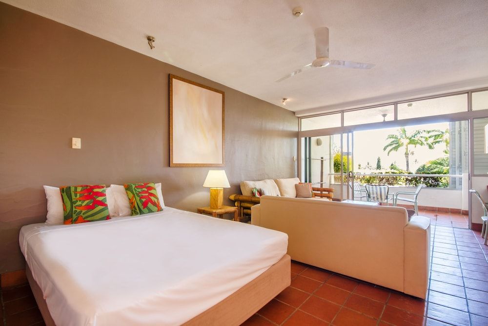 Tropical Family Apartment