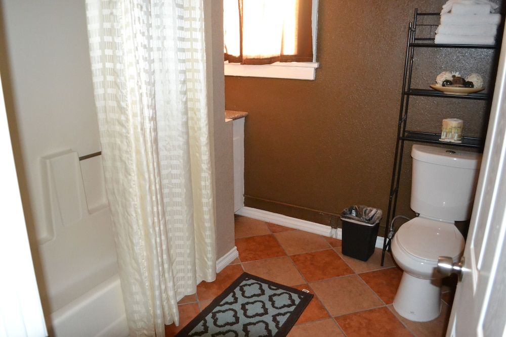Family Studio, 2 Queen Beds, Kitchenette