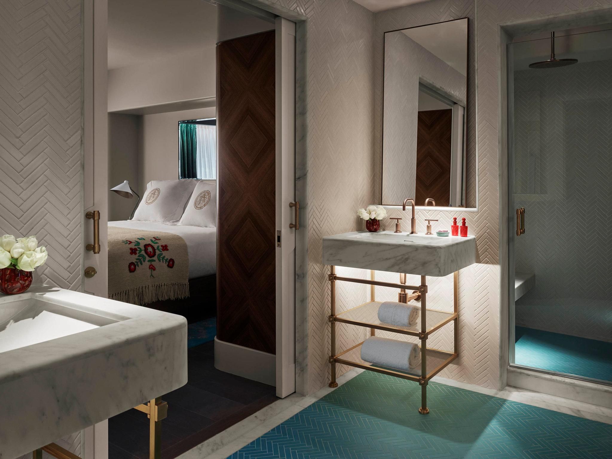 Premier Oceanfront Junior Suite 1 King Bed, 80Sm Or 858Sf