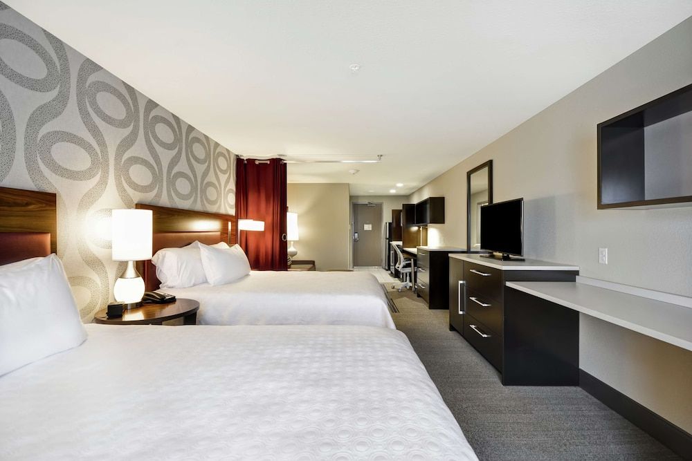 Studio, 2 Queen Beds, Accessible, Bathtub (Mobility & Hearing)