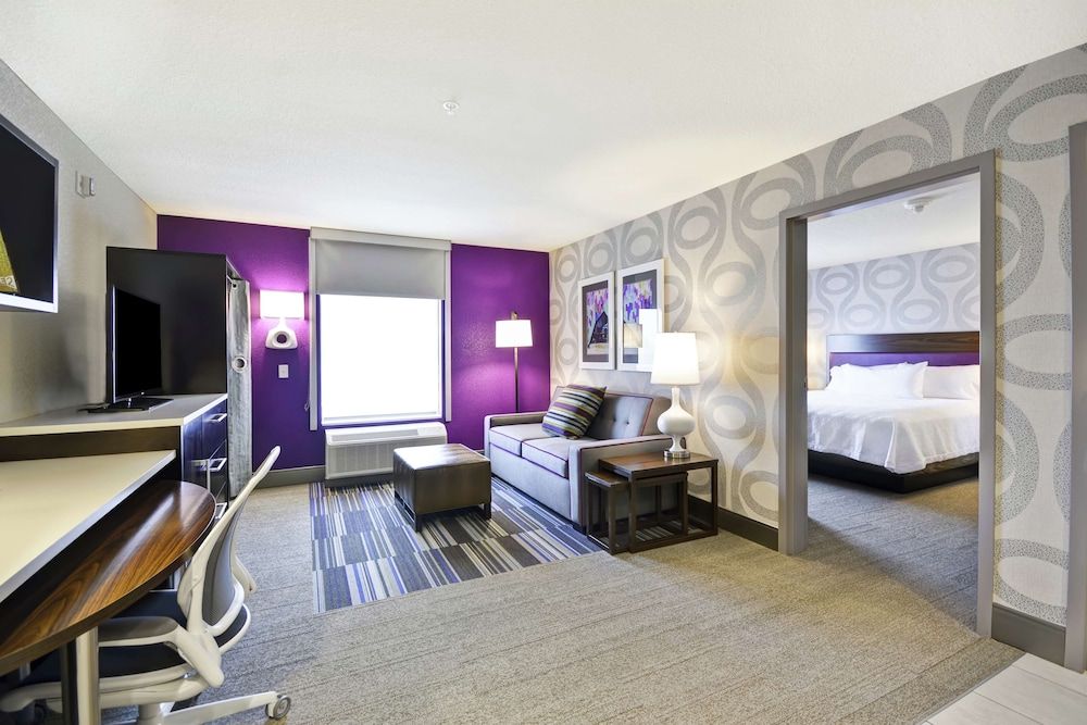 Suite, 1 King Bed, Accessible (Hearing)