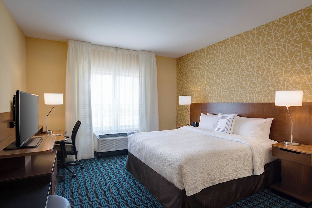 Room, 1 King Bed (Hearing Accessible)