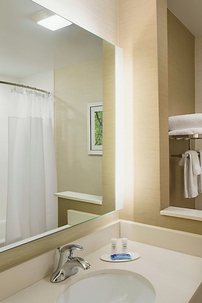 Room, 2 Queen Beds (Mobility Accessible, Roll-In Shower)