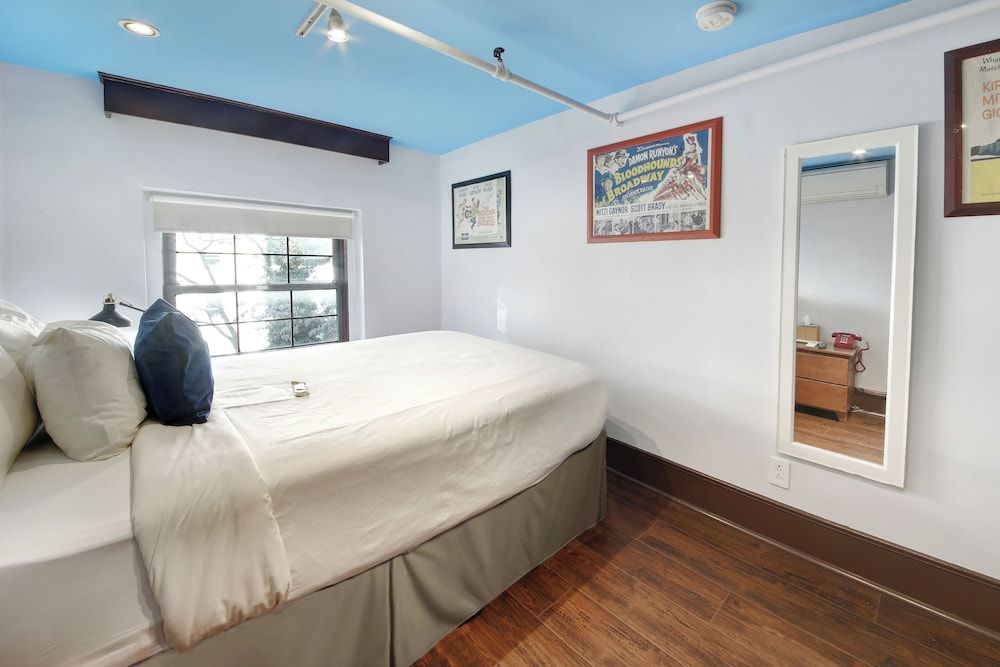 Chelsea Pines Inn Standard Double Room, 1 Double Bed 8