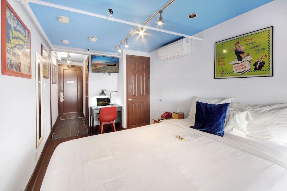 Chelsea Pines Inn Standard Double Room, 1 Double Bed 6