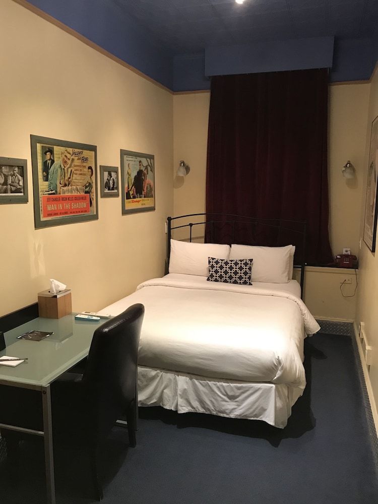 Chelsea Pines Inn Standard Double Room, 1 Double Bed 3