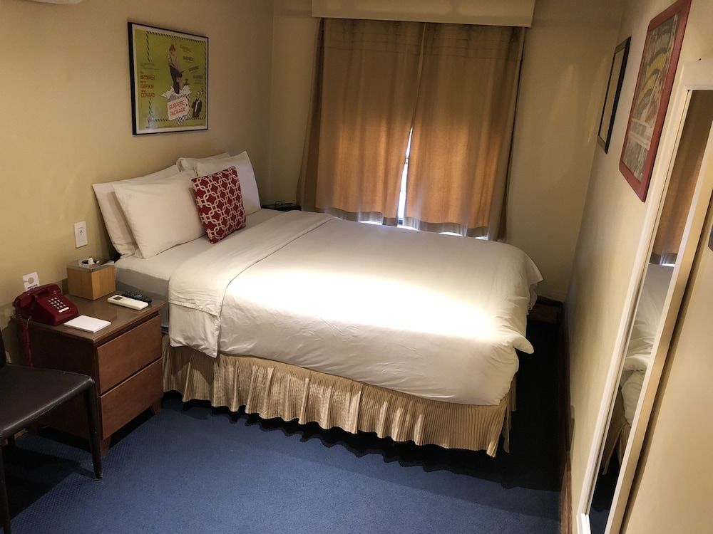 Chelsea Pines Inn Standard Double Room, 1 Double Bed 2