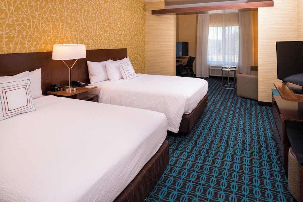 Suite, Multiple Beds (Hearing Accessible)