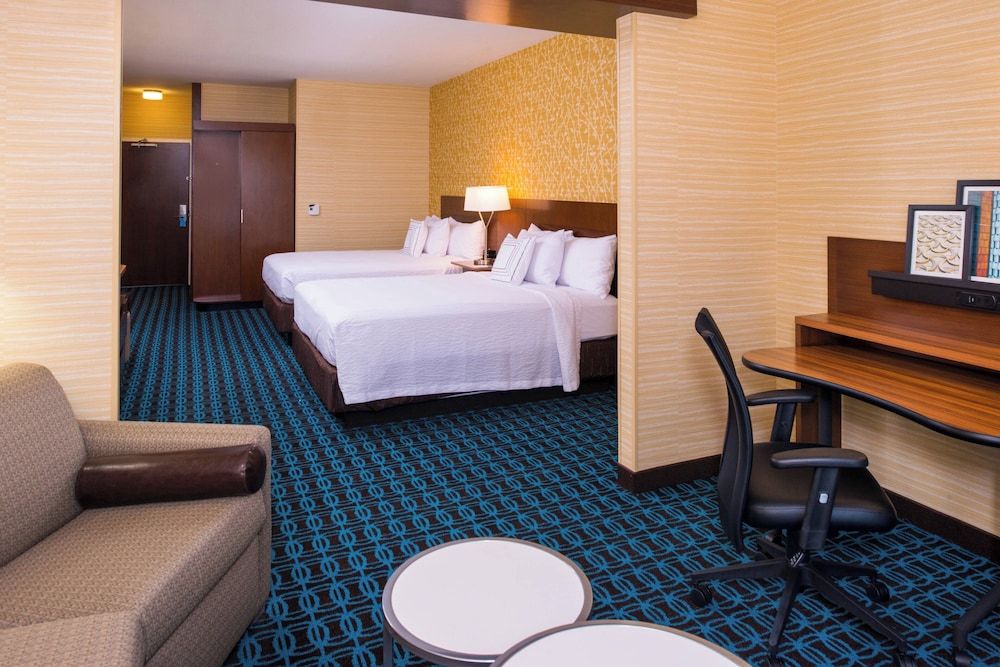 Suite, Multiple Beds (Hearing Accessible)