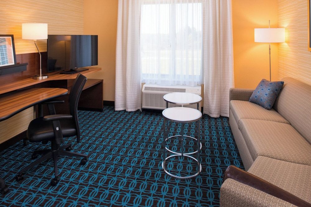 Suite, 1 King Bed with Sofa bed, Non Smoking (Mobility Accessible, Roll-in Shower)