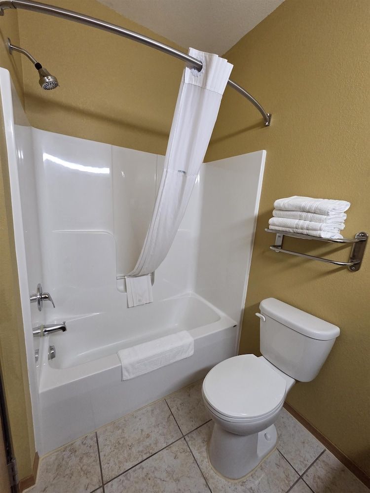 Standard Room, 1 King Bed, Non Smoking, Kitchen (Larger Room)