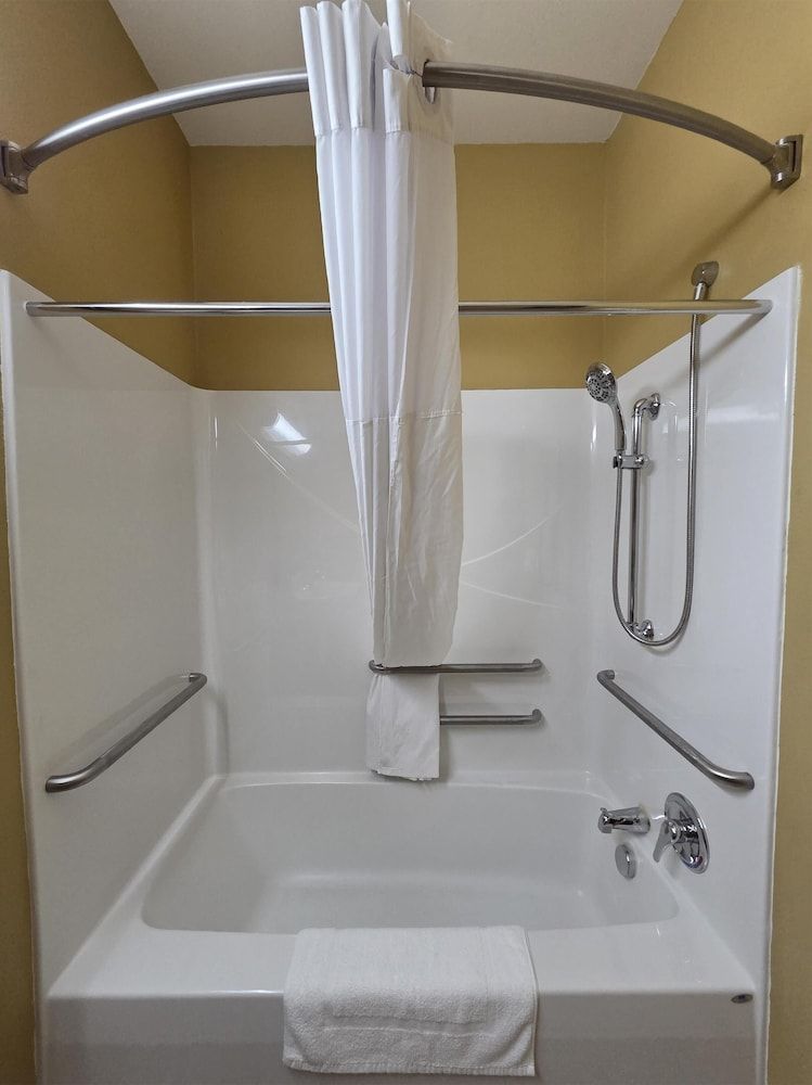Standard Room, 1 King Bed, Accessible, Kitchen (Bathtub; Larger Room)