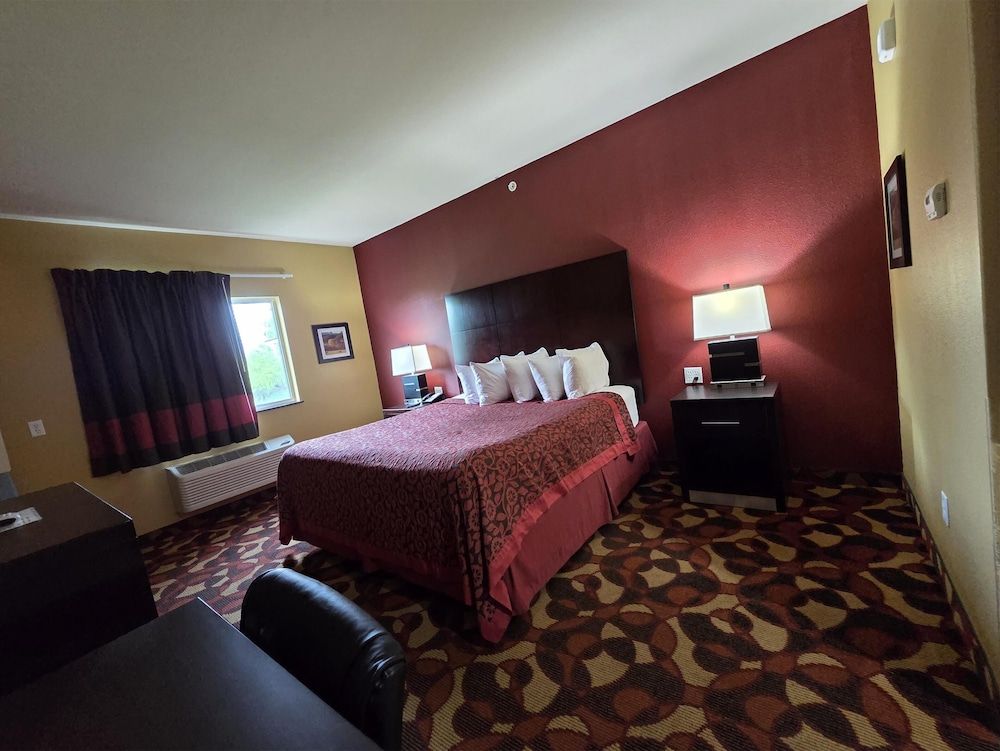 Standard Room, 1 King Bed, Non Smoking, Kitchen