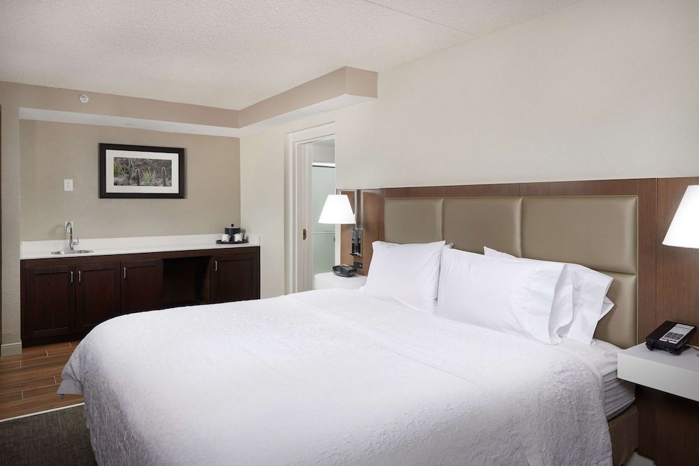 Suite, 1 King Bed, Non Smoking
