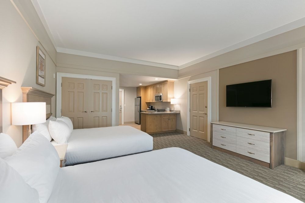 Carlisle Inn Deluxe 2 Queen Beds 2