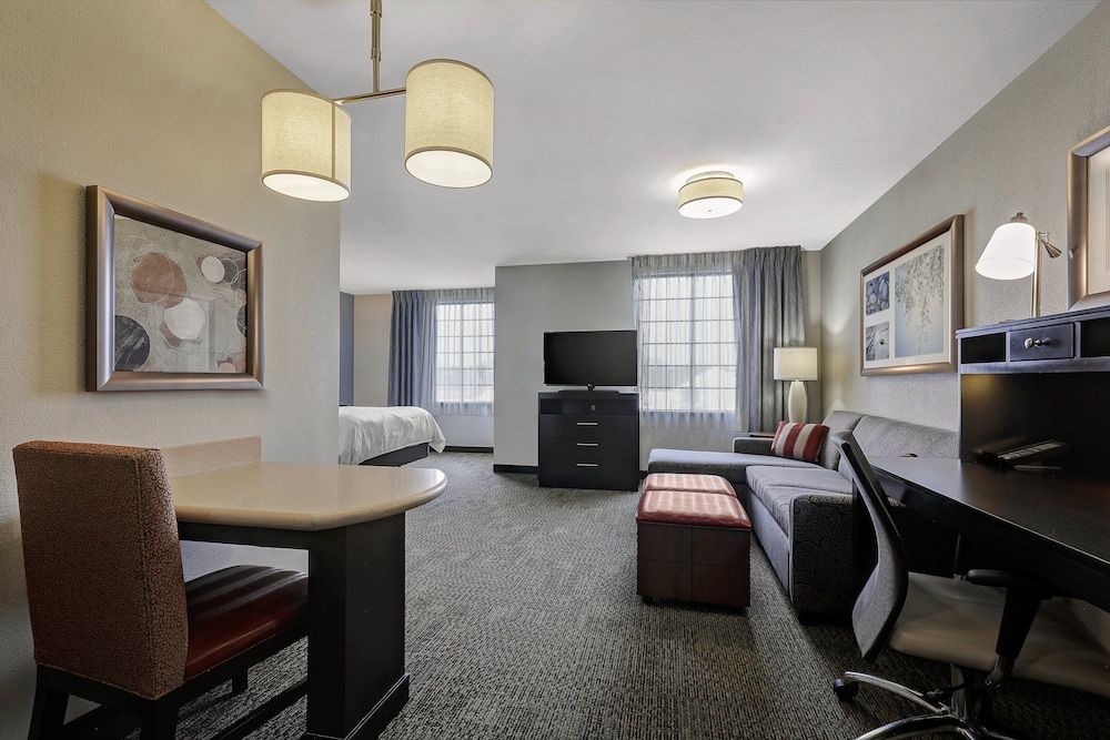 Staybridge Suites Washington D.C.- Greenbelt by IHG Suite, 1 Bedroom, Kitchen (Walk-In Shower) 2