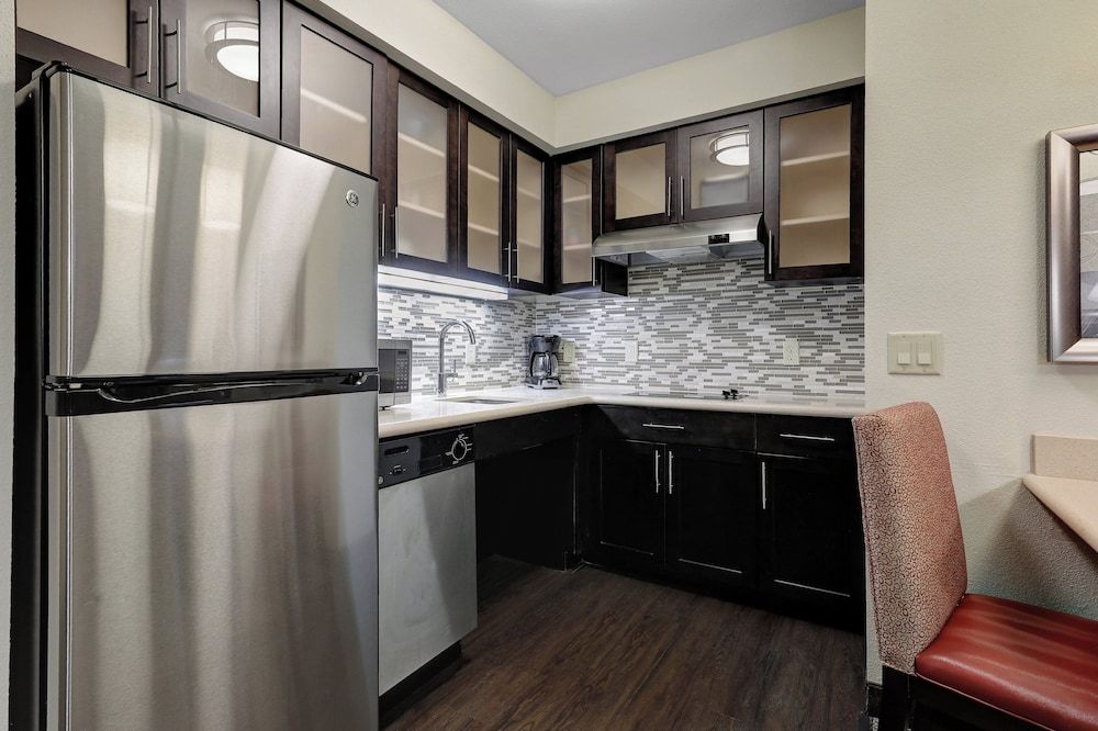 Staybridge Suites Washington D.C.- Greenbelt by IHG Studio Suite, 1 Queen Bed, Kitchen 4
