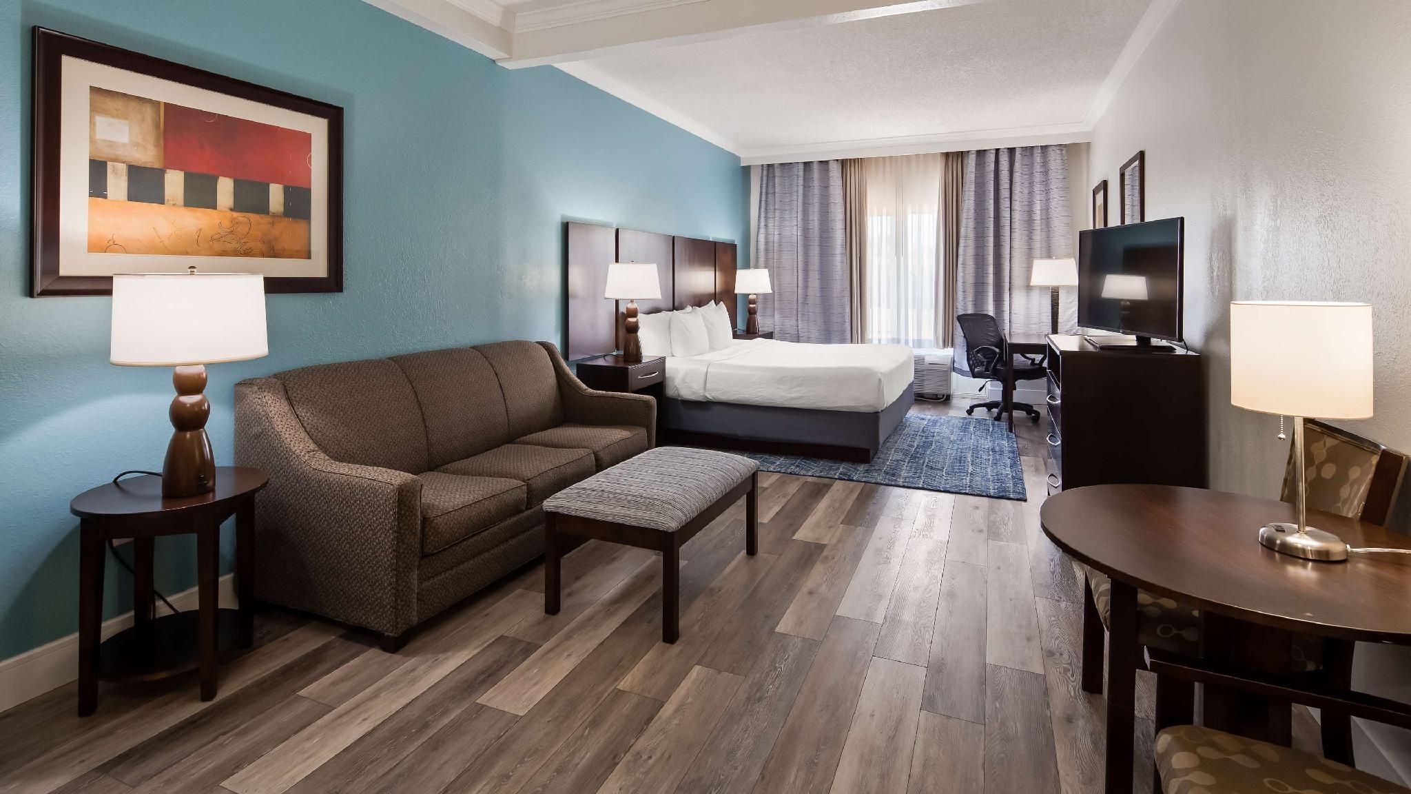 Suite - 1 King Bed, Nonsmoking