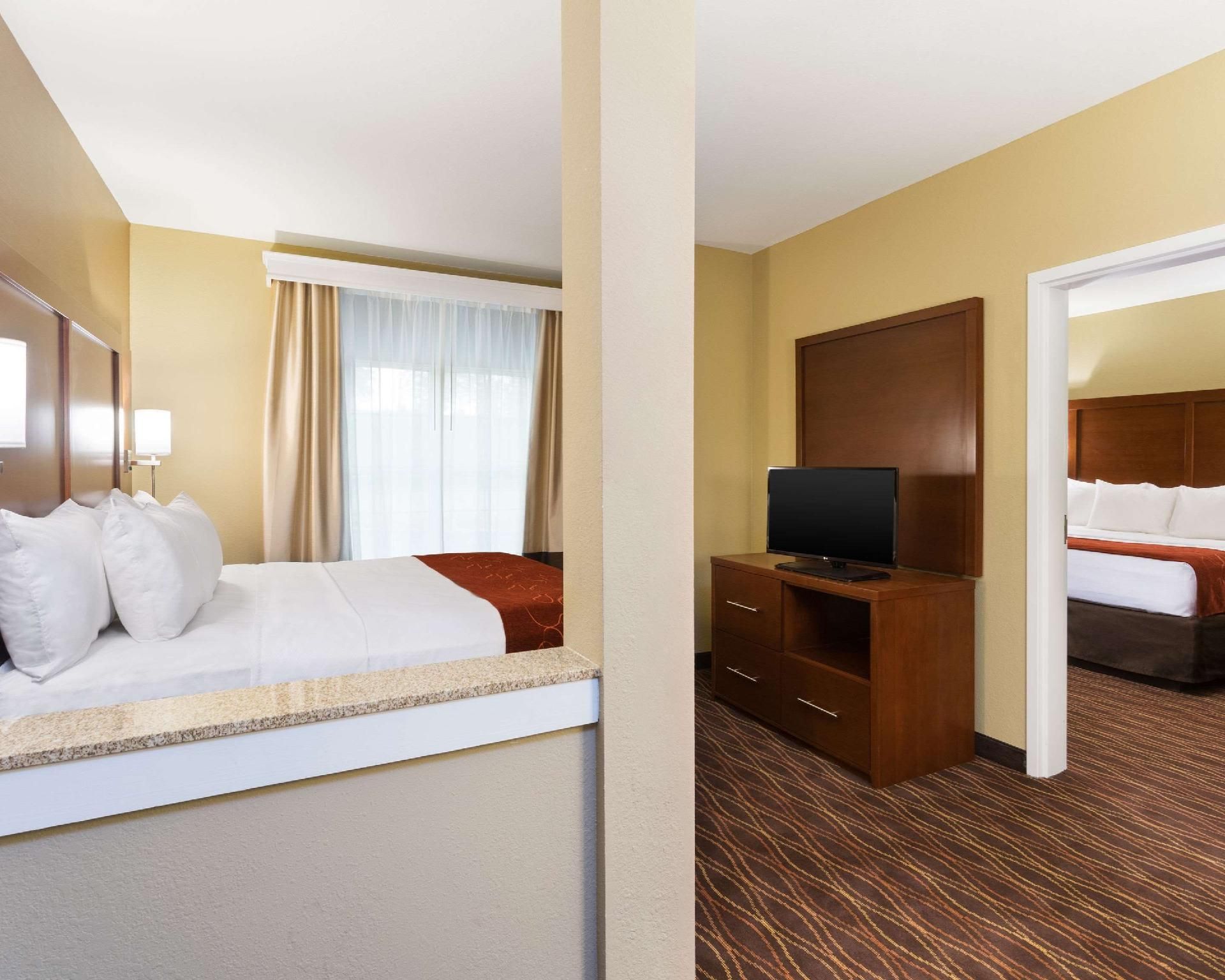 2 King Bed Suite Non-Smoking