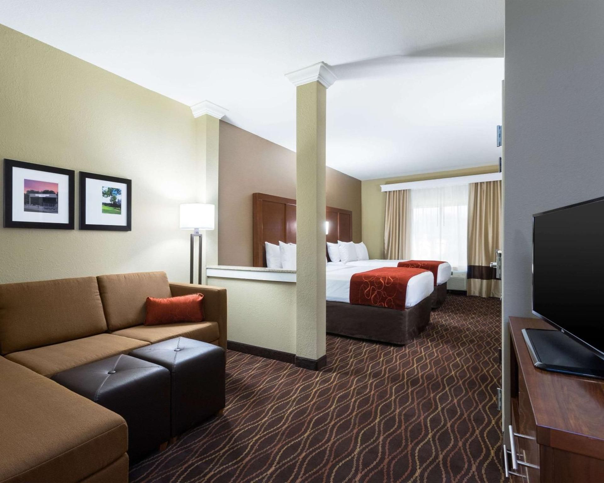 2 Queen Beds, Suite, Nonsmoking