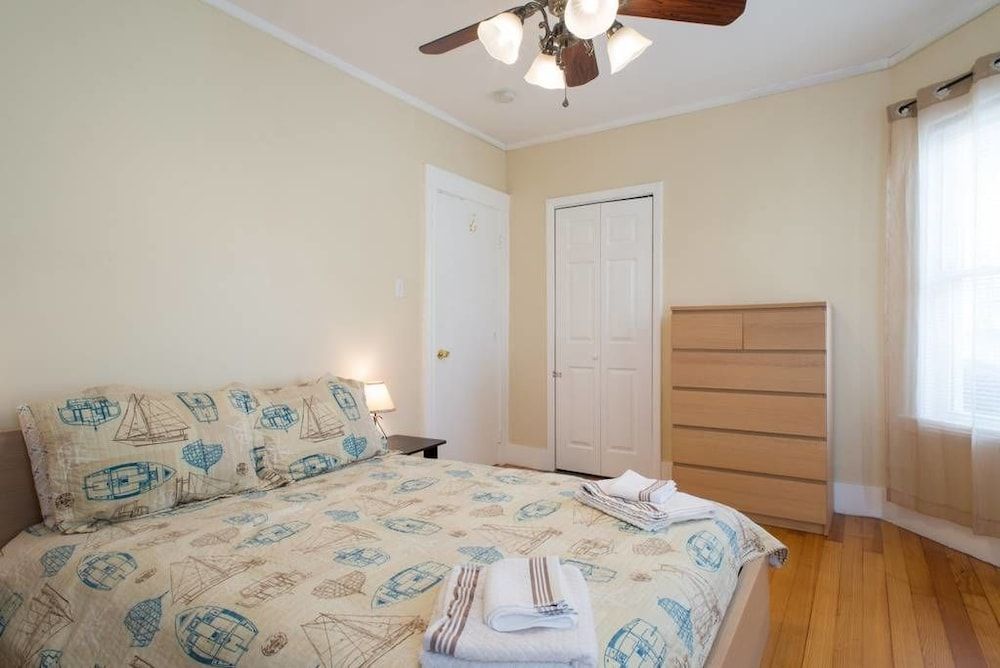 Apartments in Salem Second Floor 3-4 Bedrooms Apartment