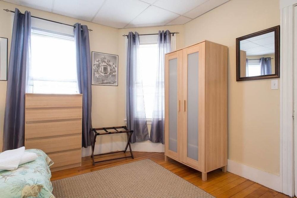 Apartments in Salem Second Floor 3-4 Bedrooms Apartment 12