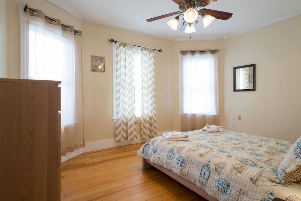 Apartments in Salem Second Floor 3-4 Bedrooms Apartment 2