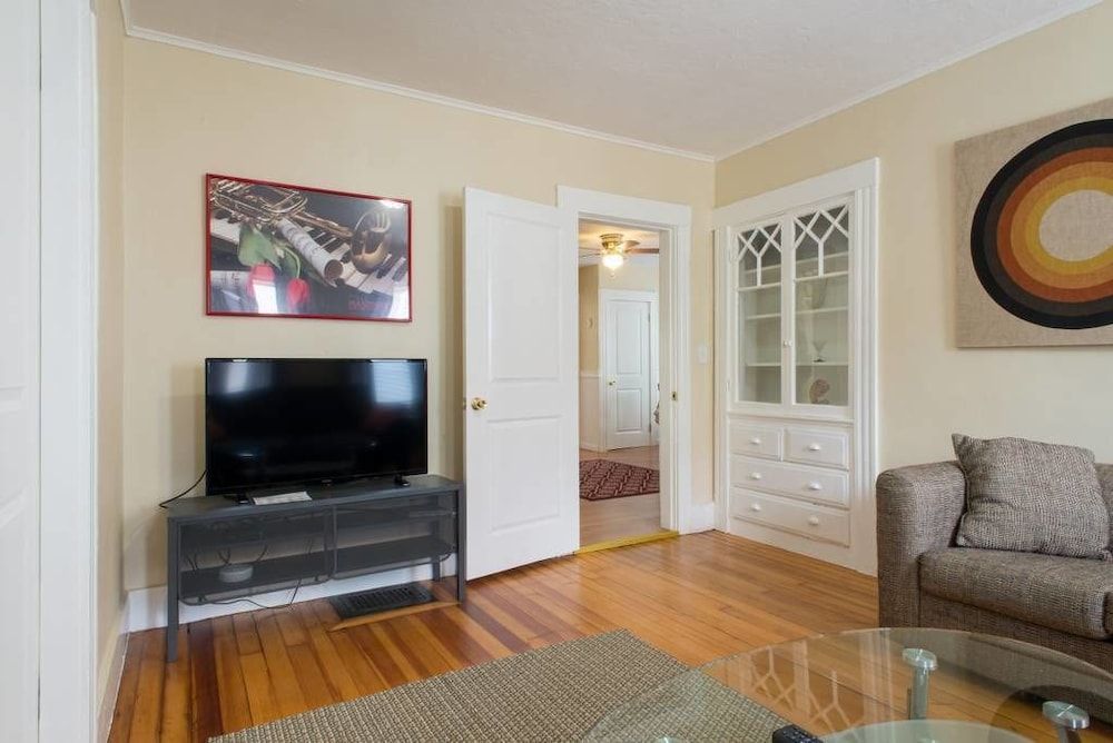 Apartments in Salem First Floor 3-4 Bedrooms Apartment 6