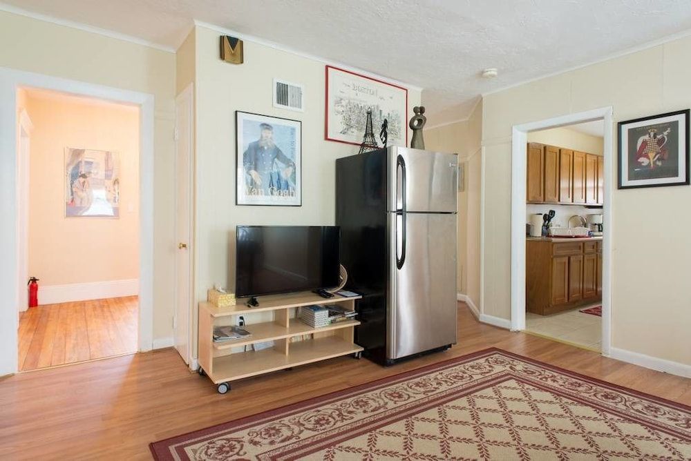 Apartments in Salem Second Floor 3-4 Bedrooms Apartment 11