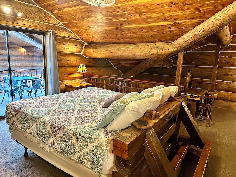 Family Cabin (House of Poverty)