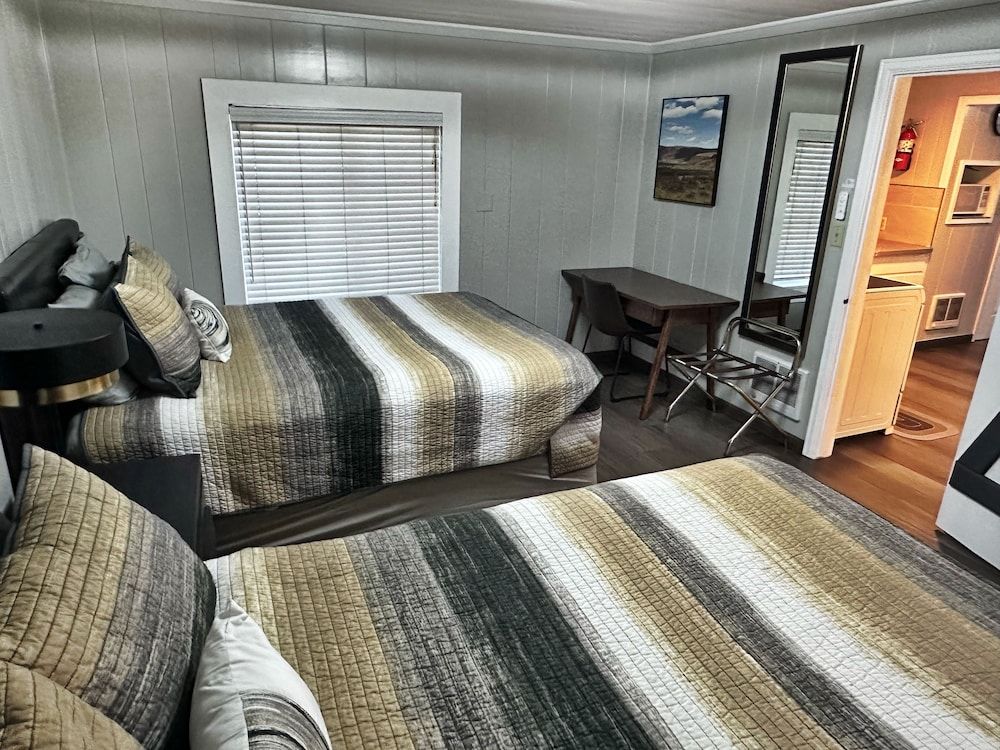 Family Cottage, Multiple Beds, Kitchen, Lake View