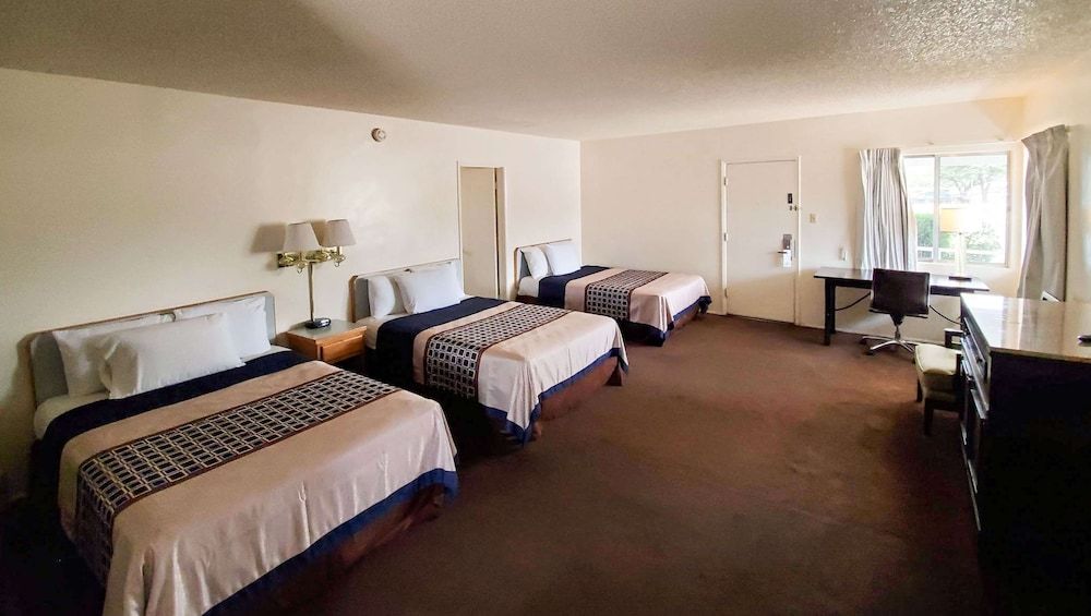 Magnuson Hotel Sierra Vista Studio Suite, Multiple Beds, Non Smoking, Kitchenette 2