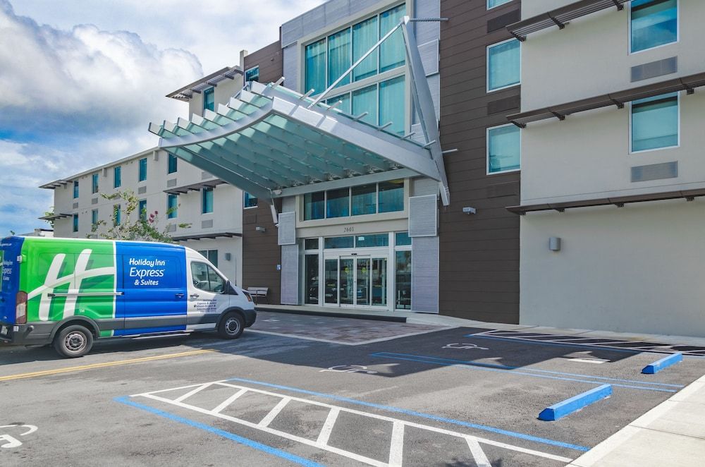 undefined Holiday Inn Express & Suites Miami Airport East by IHG 5