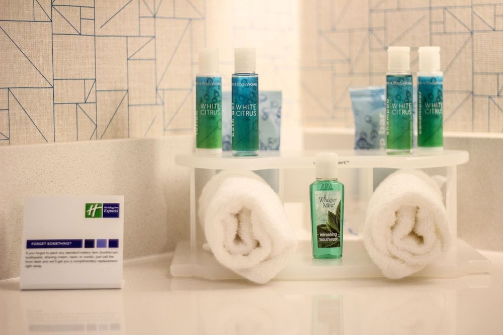 undefined Holiday Inn Express & Suites Miami Airport East by IHG 2