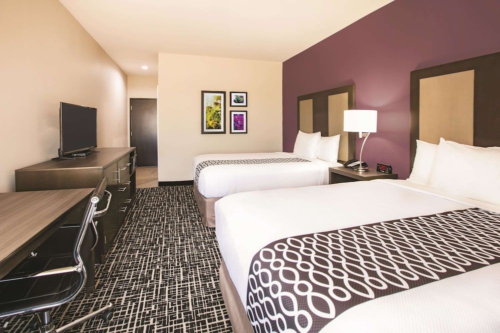 Room, 2 Queen Beds, Accessible, Non Smoking (Mobility/Hearing Impaired Accessible)