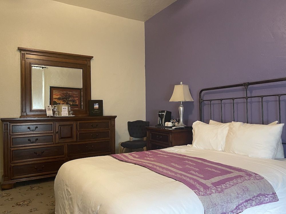 Hotel Sutter Basic Single Room, 1 Queen Bed, Accessible