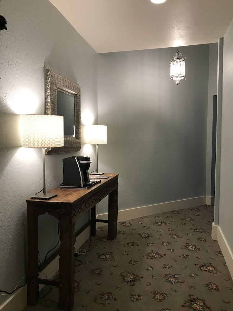 Hotel Sutter Basic Room, 1 King Bed 7